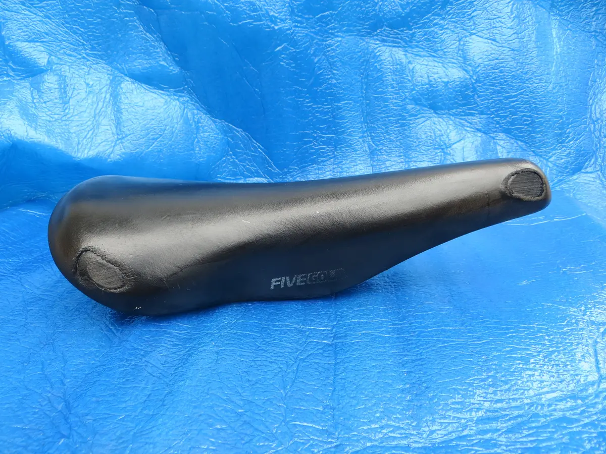 Kashima Five Gold Fg-4P 44Mm Njs Unpadded Saddle  (25051608) 1