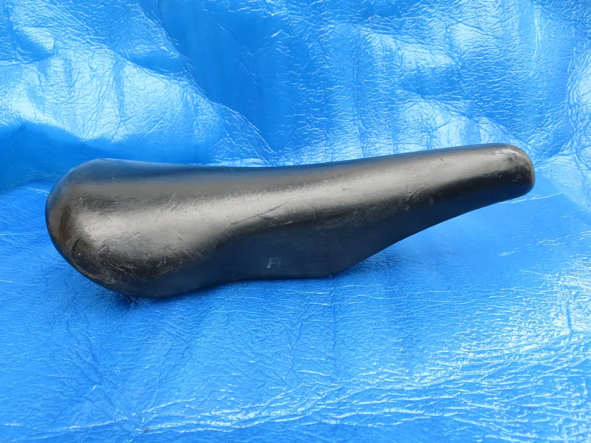 Kashima Five Gold Fg-4P 44Mm Njs Unpadded Saddle  (25051609) 1