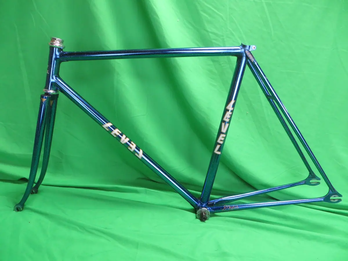 Level // Candy Blue Metallic With Rainbow Flake // 52.5Cm 1