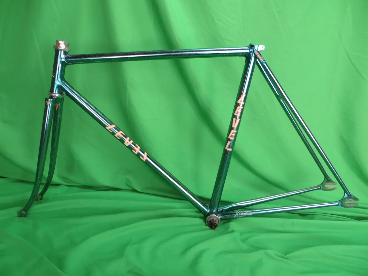 Level // Candy Light Blue Metallic With Rainbow Flake // 52.5Cm 1