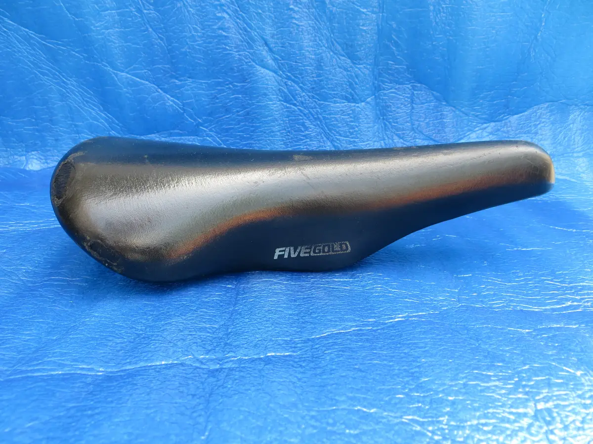 Kashima Five Gold Fg-4P 44Mm Njs Unpadded Saddle (25052109) 1