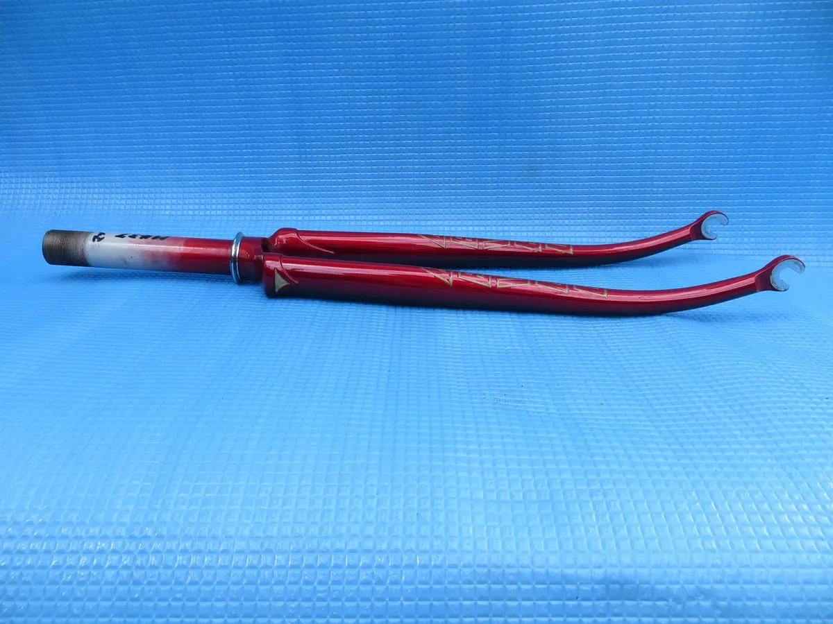Level Front Fork 136Mm Steering Colum Length /9Mm Axle Slot 1