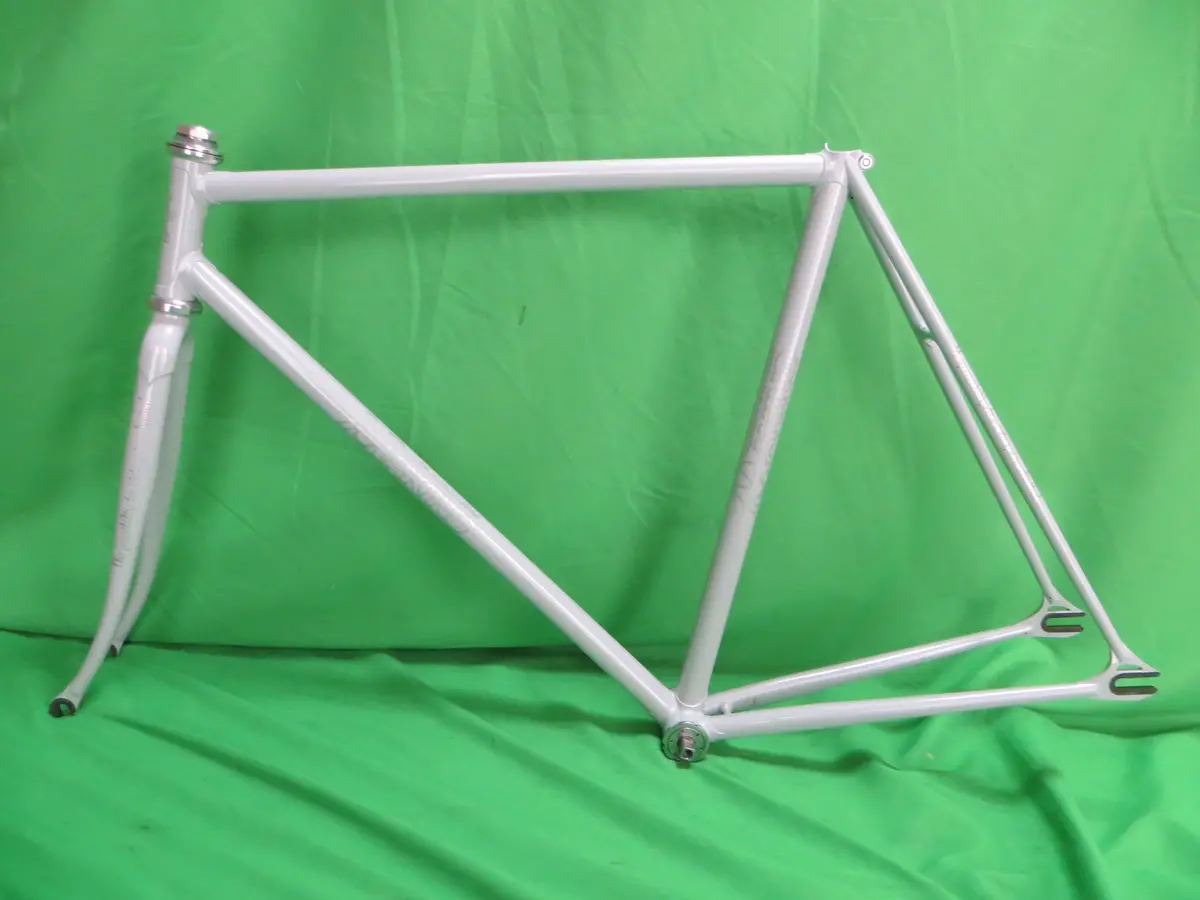 Makino // Off White // 54.5Cm 1
