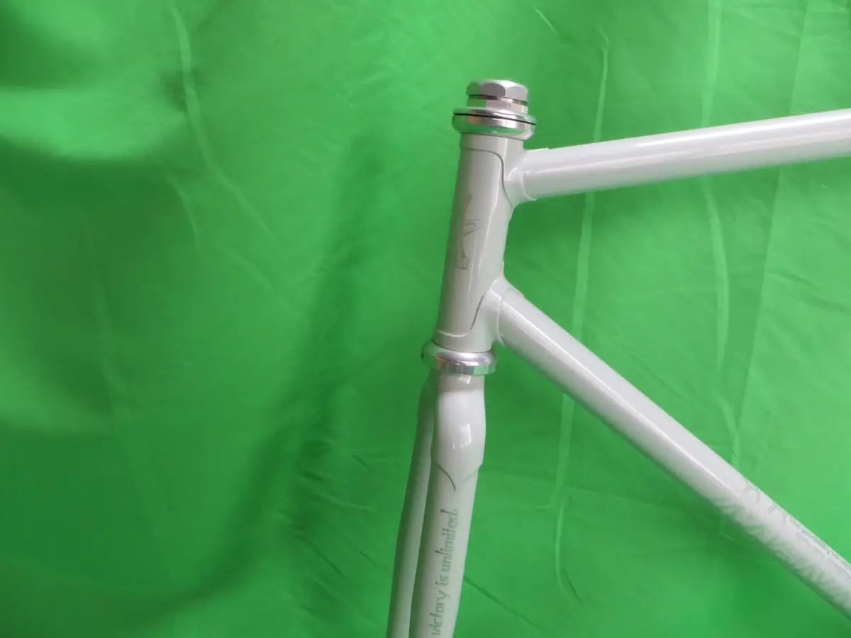 Makino // Off White // 54.5Cm 2