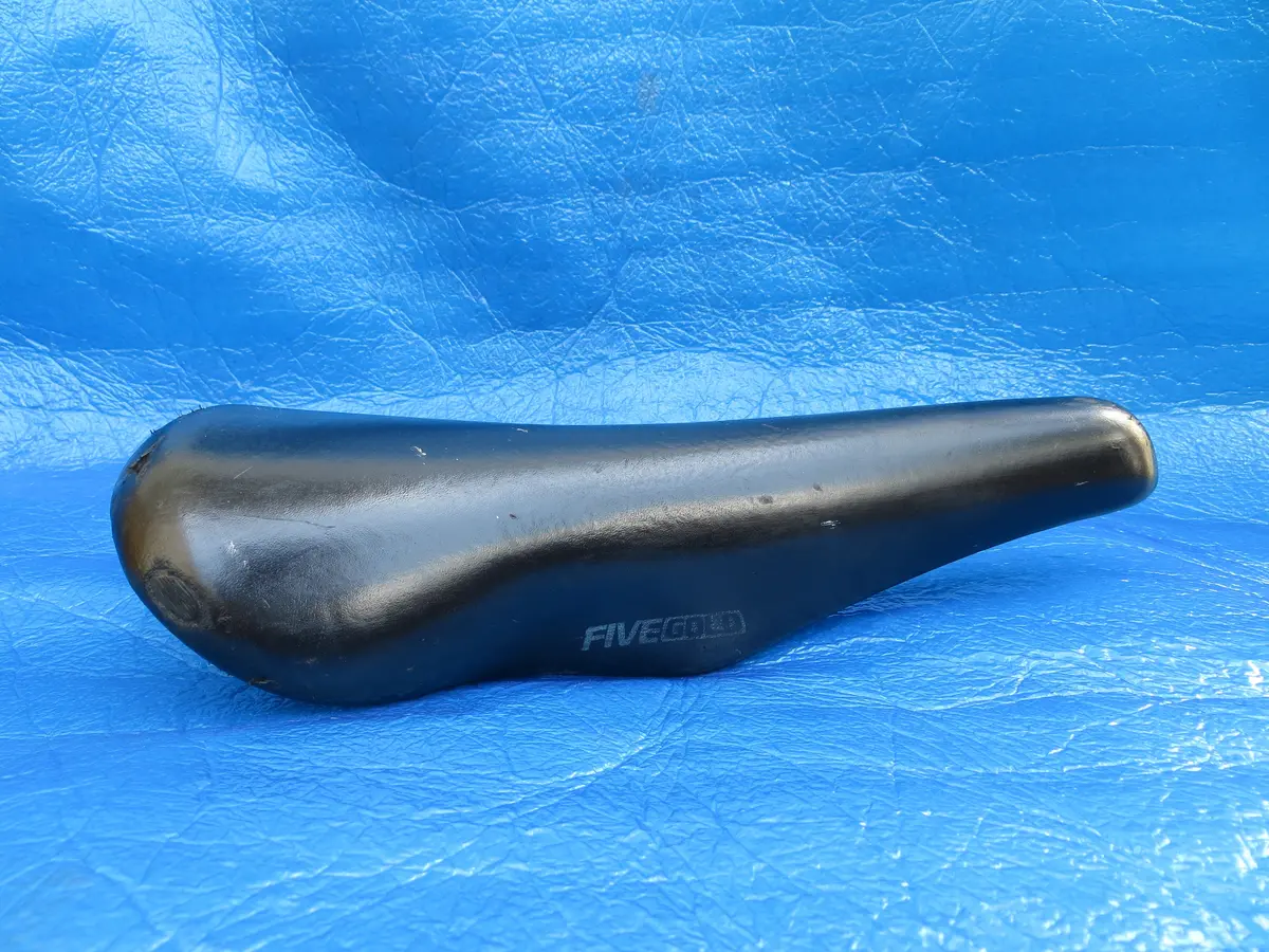 Kashima Five Gold Fg-4P 44Mm Njs Unpadded Saddle  (23081004) 1