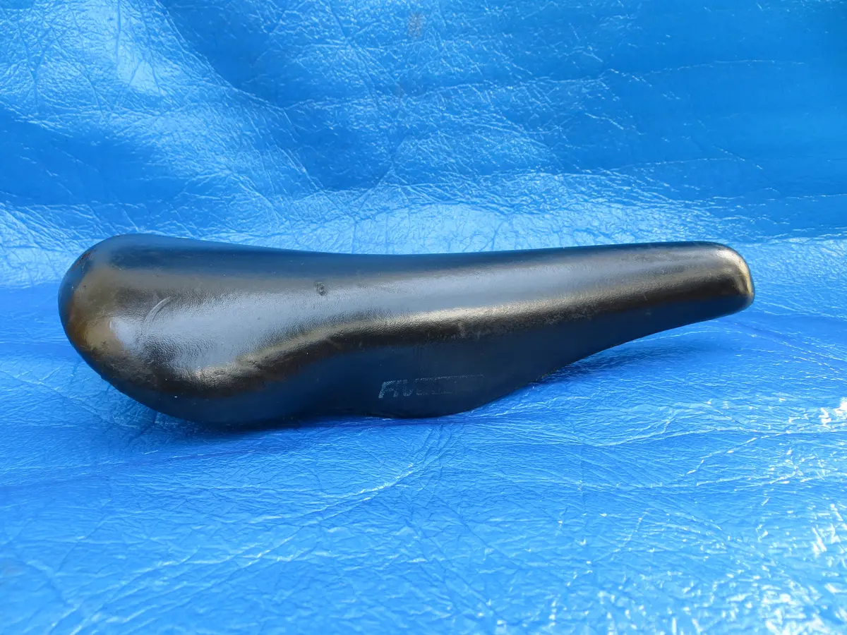 Kashima Five Gold Fg-4P 44Mm Njs Unpadded Saddle  (23081005) 1