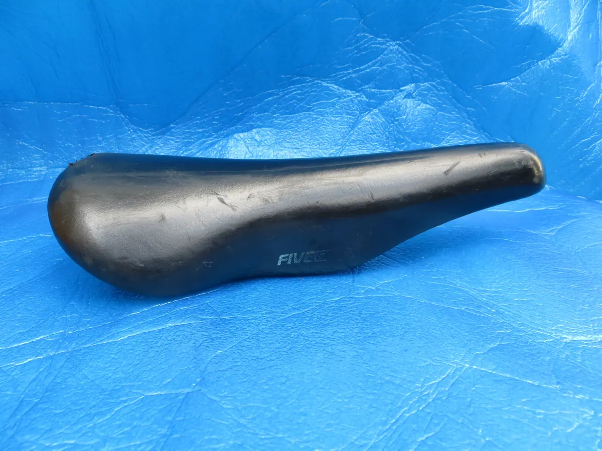 Kashima Five Gold Fg-4P 44Mm Njs Unpadded Saddle  (23081612) 1