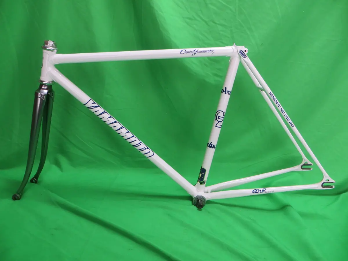 Yamamoto // White / Mach Silver // 49Cm 1