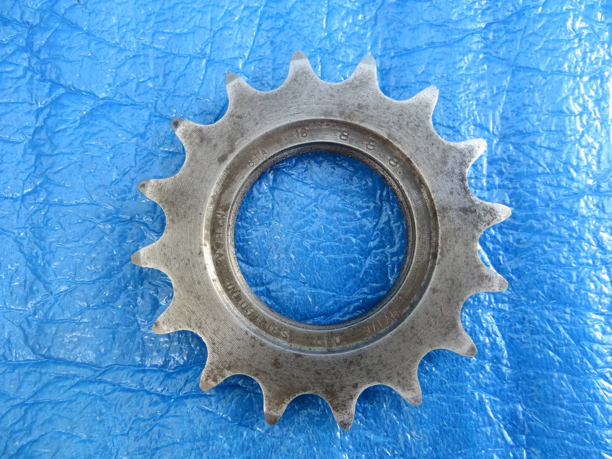 Vintage Suntour Maeda 8.8.8 Bia 16T 1/8” Track Cog (25111627) 1
