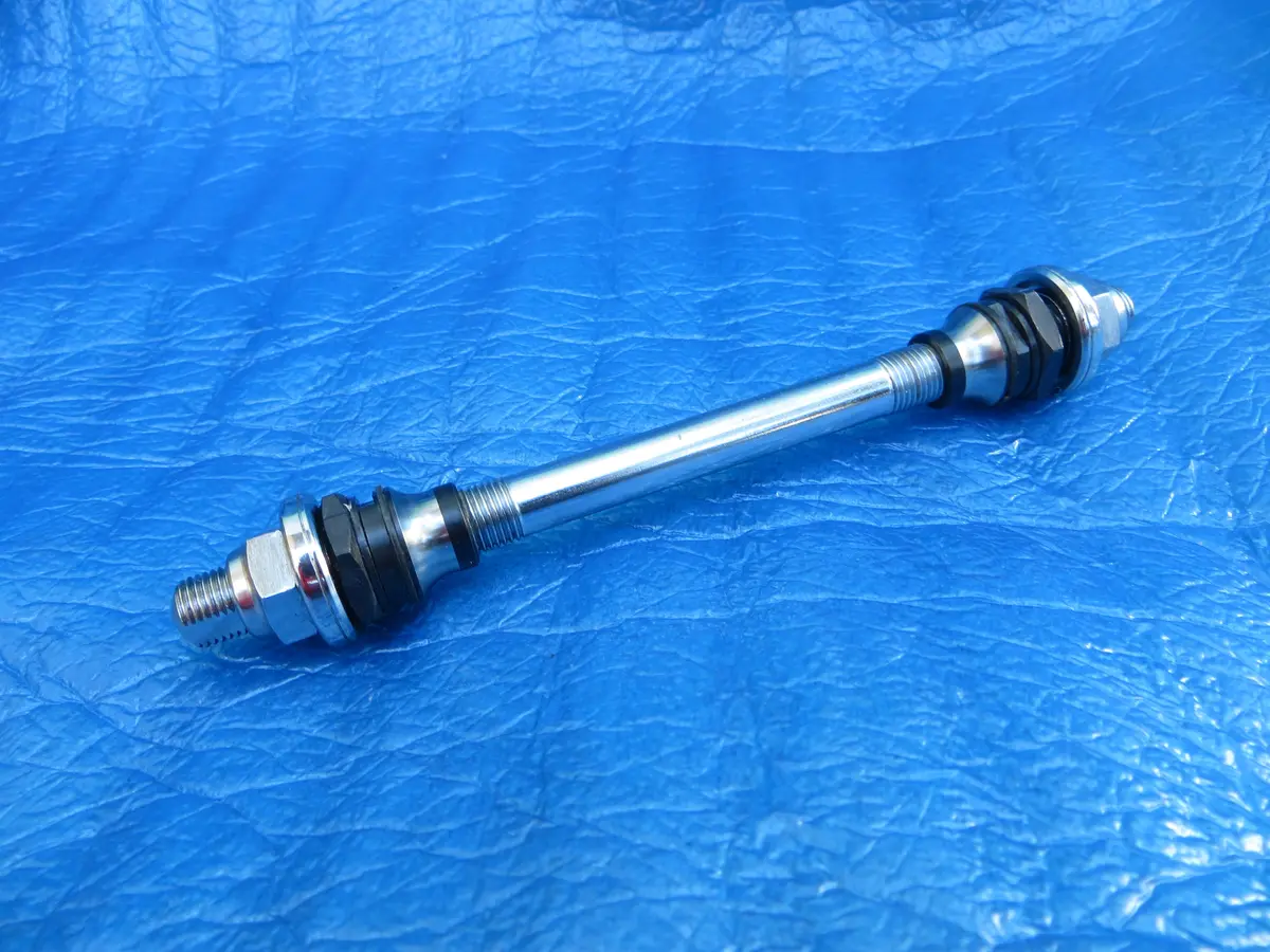 Shimano Dura Ace Hb-7600 8Mm Rear Axle With Hub Nuts And Cones (25113003) 1