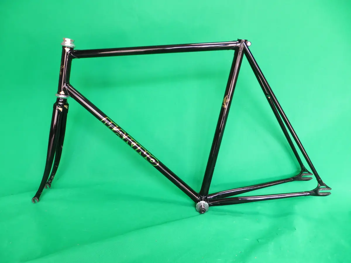 Makino // Black Metallic  // 55.5Cm 1