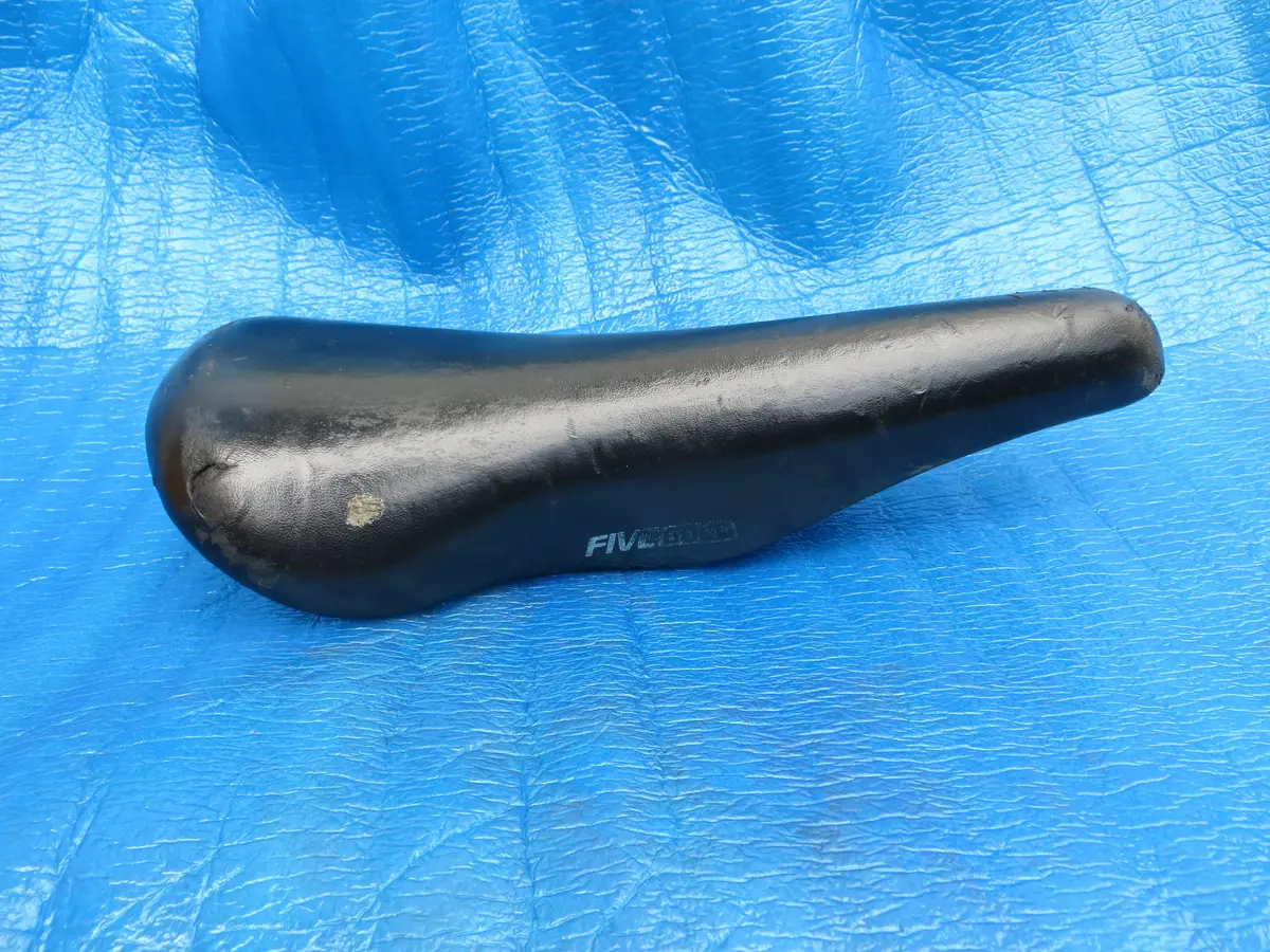 Kashima Five Gold Fg-4P 44Mm Njs Unpadded Saddle  (24051202) 1