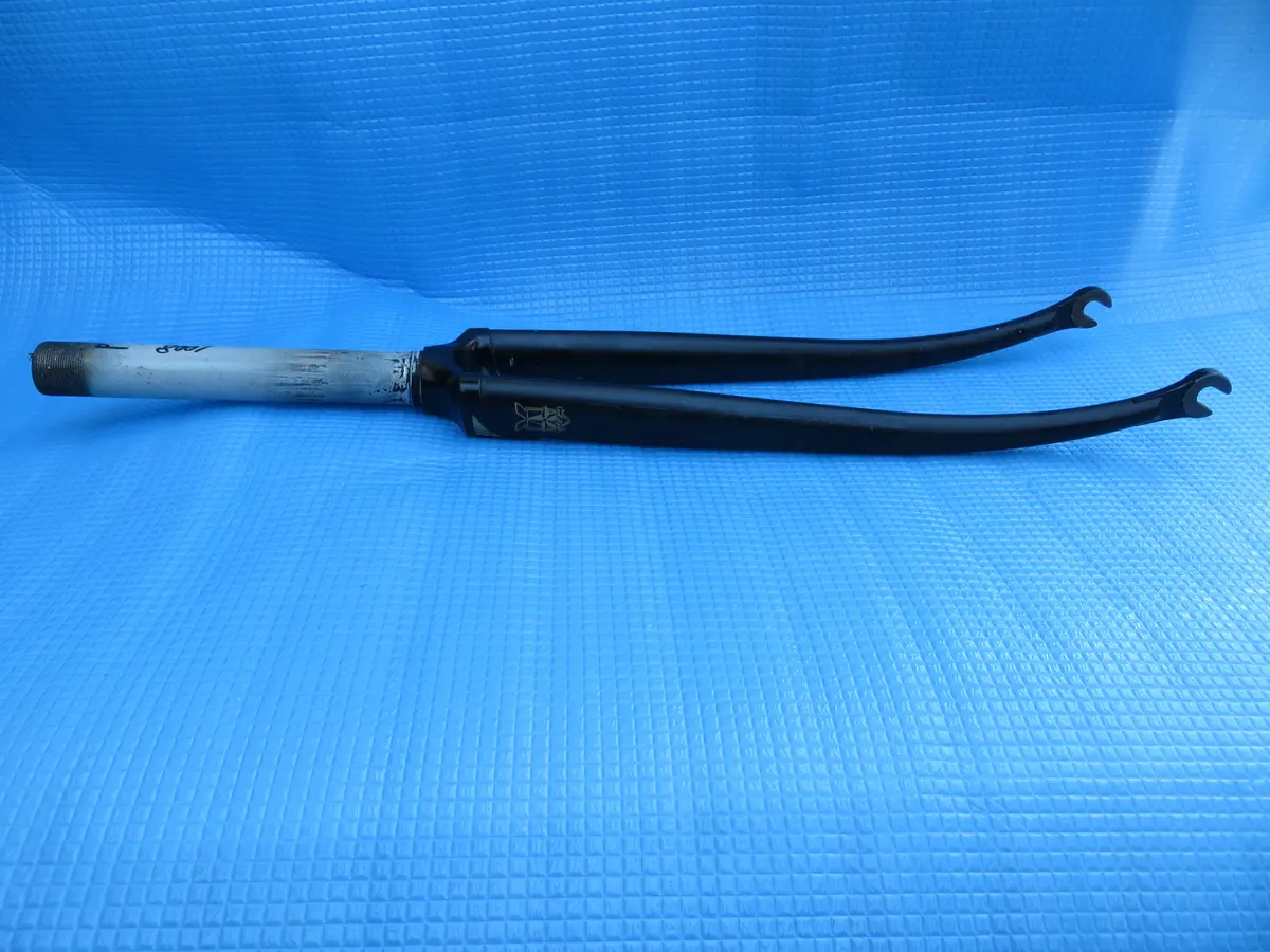 Peloton Front Fork 171Mm Steering Column Length / 9Mm Axle Slot 1