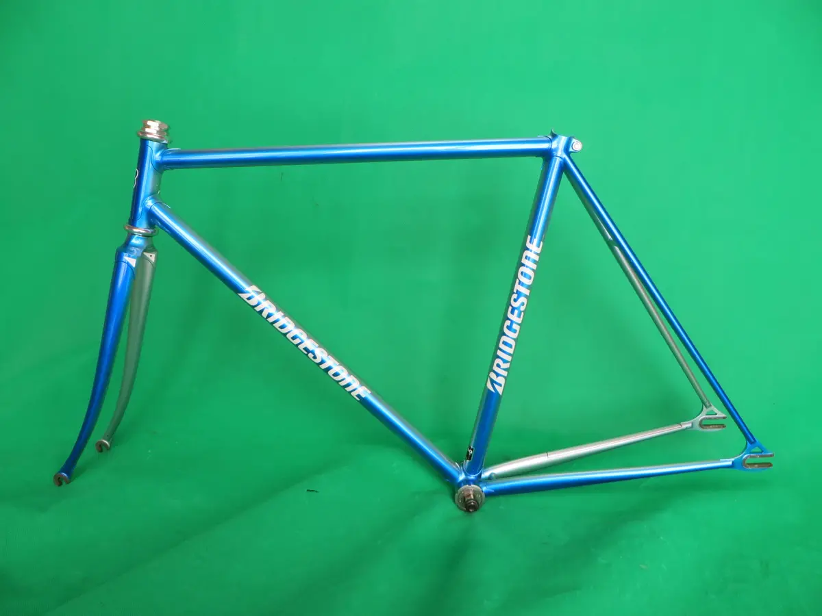 Bridgestone // Blue Metallic Silver Fade //  52Cm 1