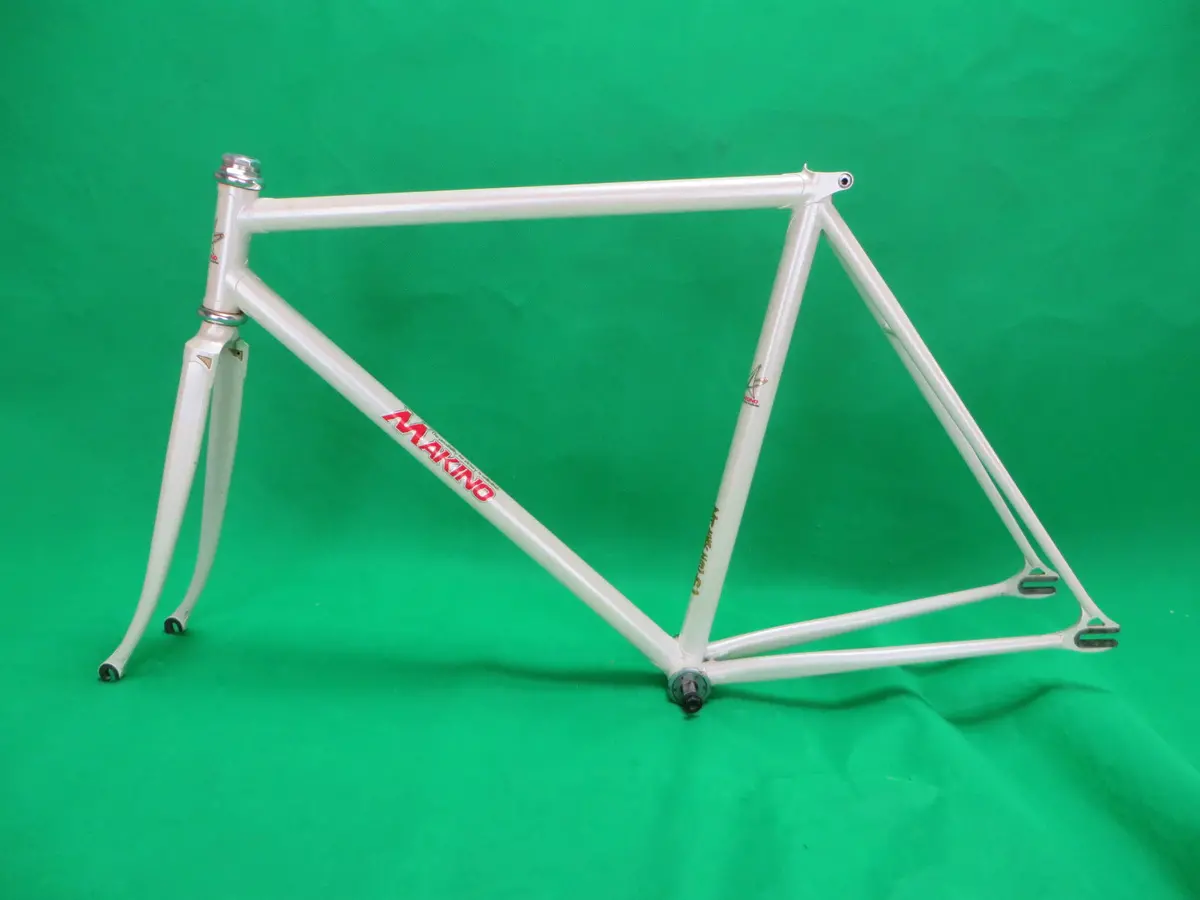 Makino // White With Rainbow Flake // 51Cm 1
