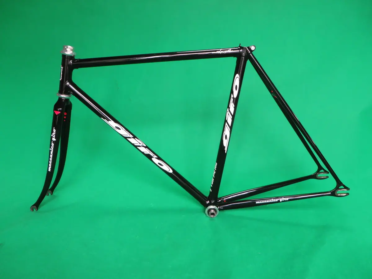 Giro // Black // 51.5Cm 1