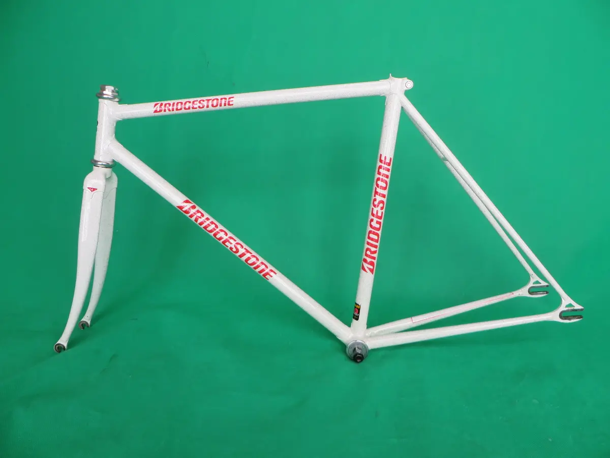 Bridgestone // White With Super Silver Flake // Columbus Max Fork // Reynolds 520 // 51.5Cm 1