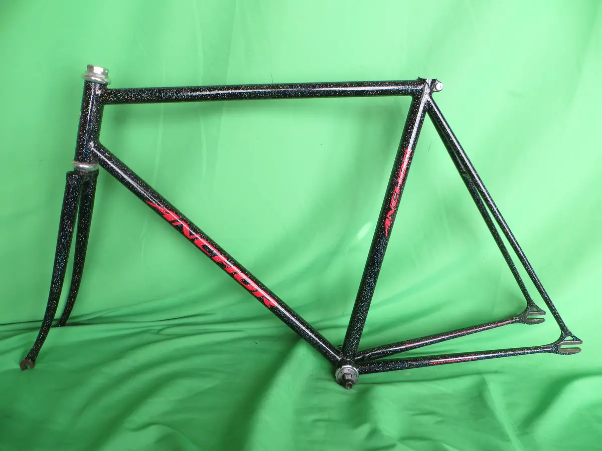 Anchor Lugless // Black With Super Rainbow Flake // 54Cm 1