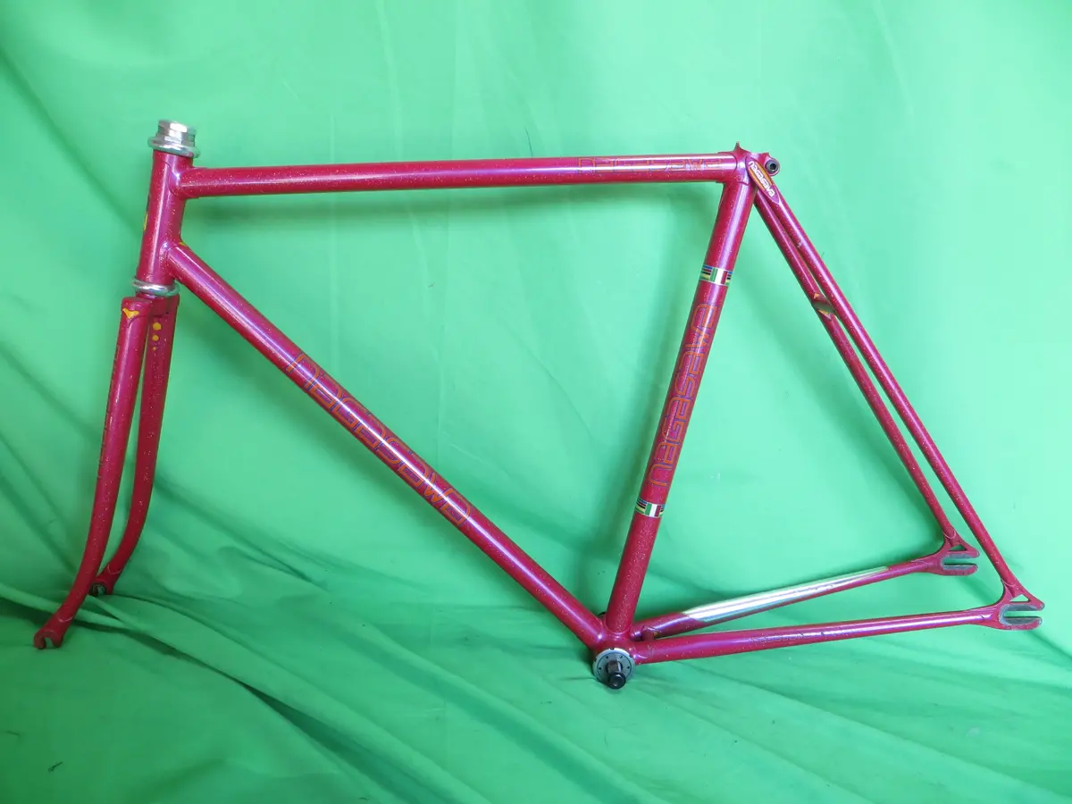 Nagasawa // Ruby Pink With Rainbow Flake // 52Cm 1