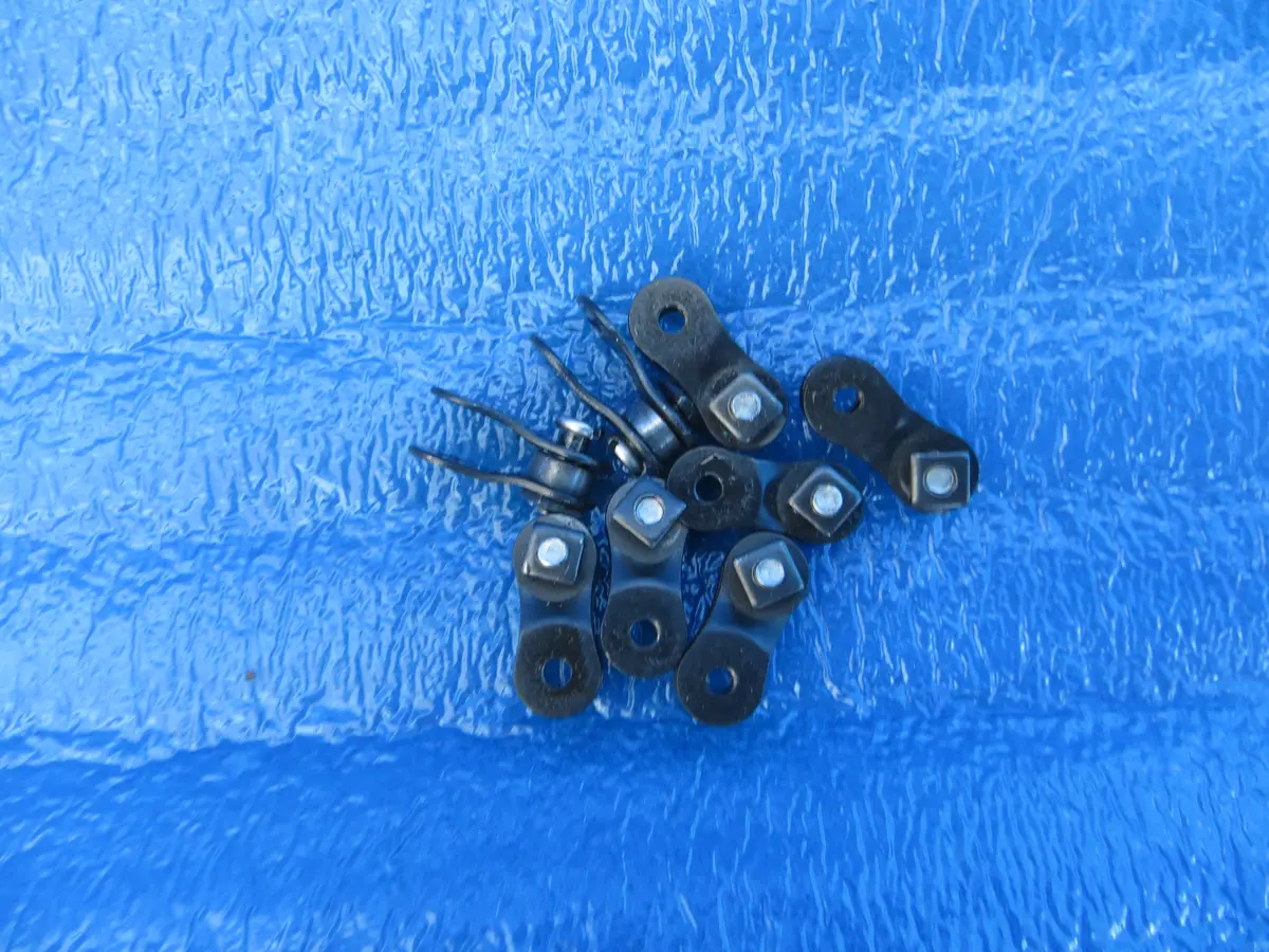 Izumi 1/8" Chain Half Link 1