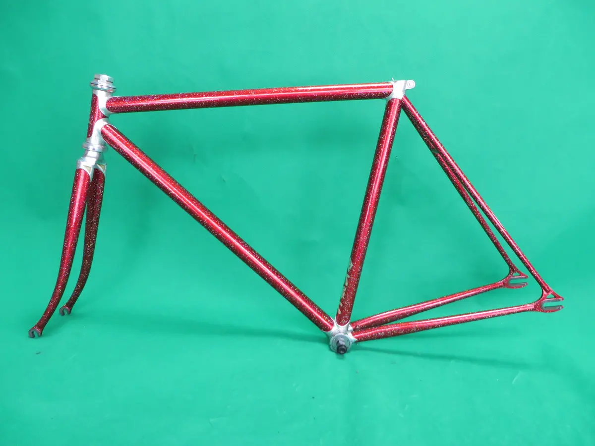 Bomber Pro // Red / Silver Lugs With Rainbow Flake // 51Cm 1