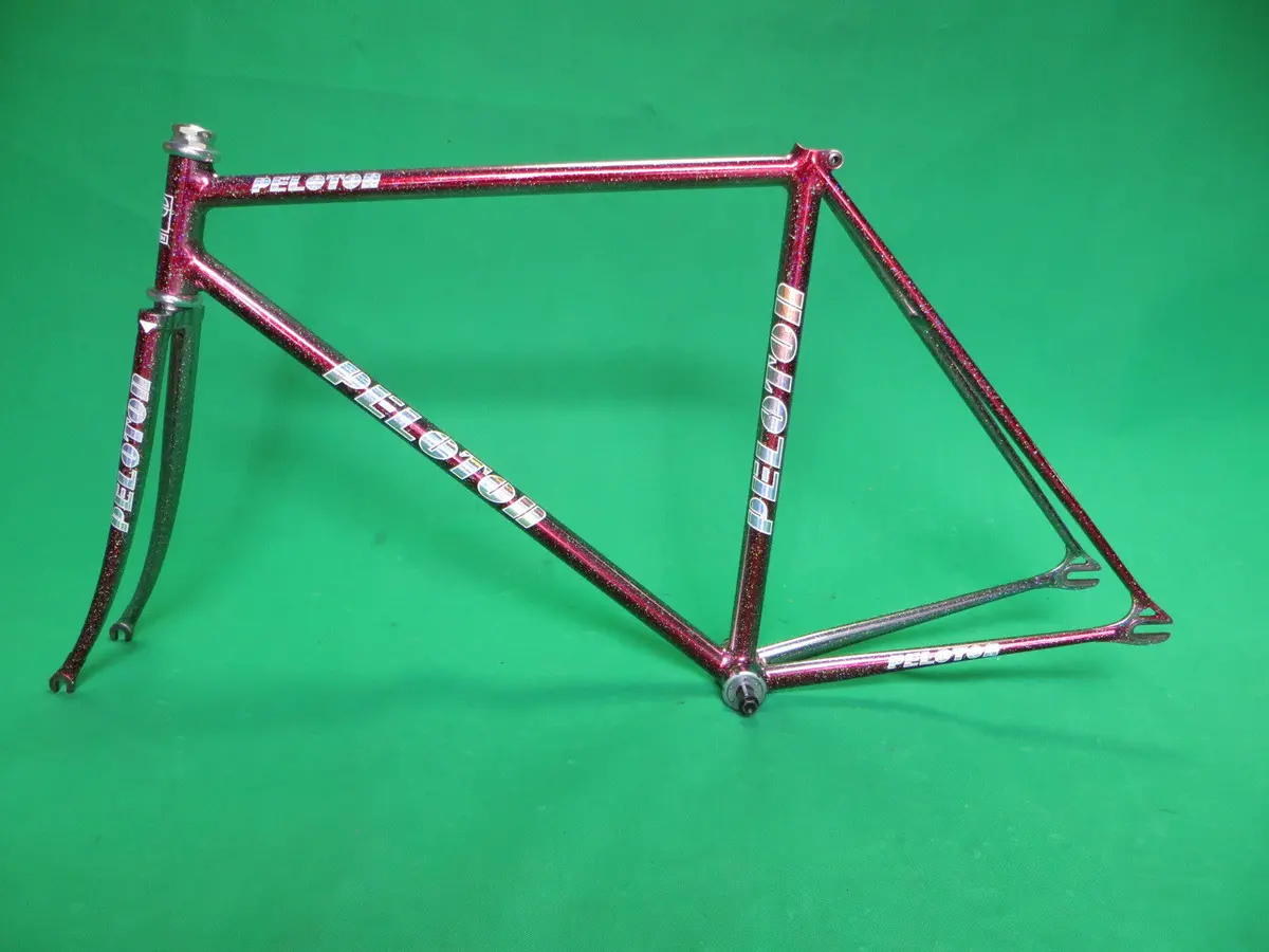 Peloton // Mach-Silver + Red Metallic Fade + Flake // 50.5Cm 1