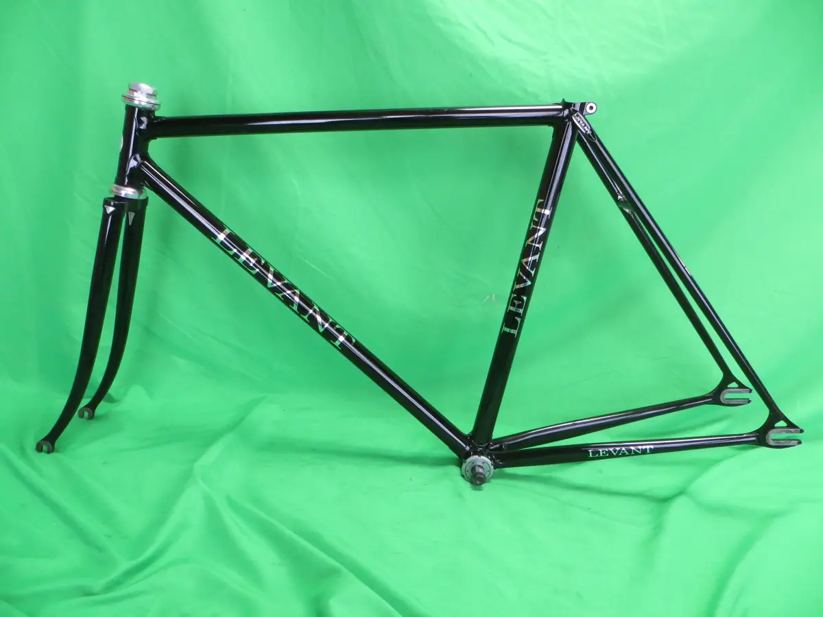 Levant // Black // 50Cm 1