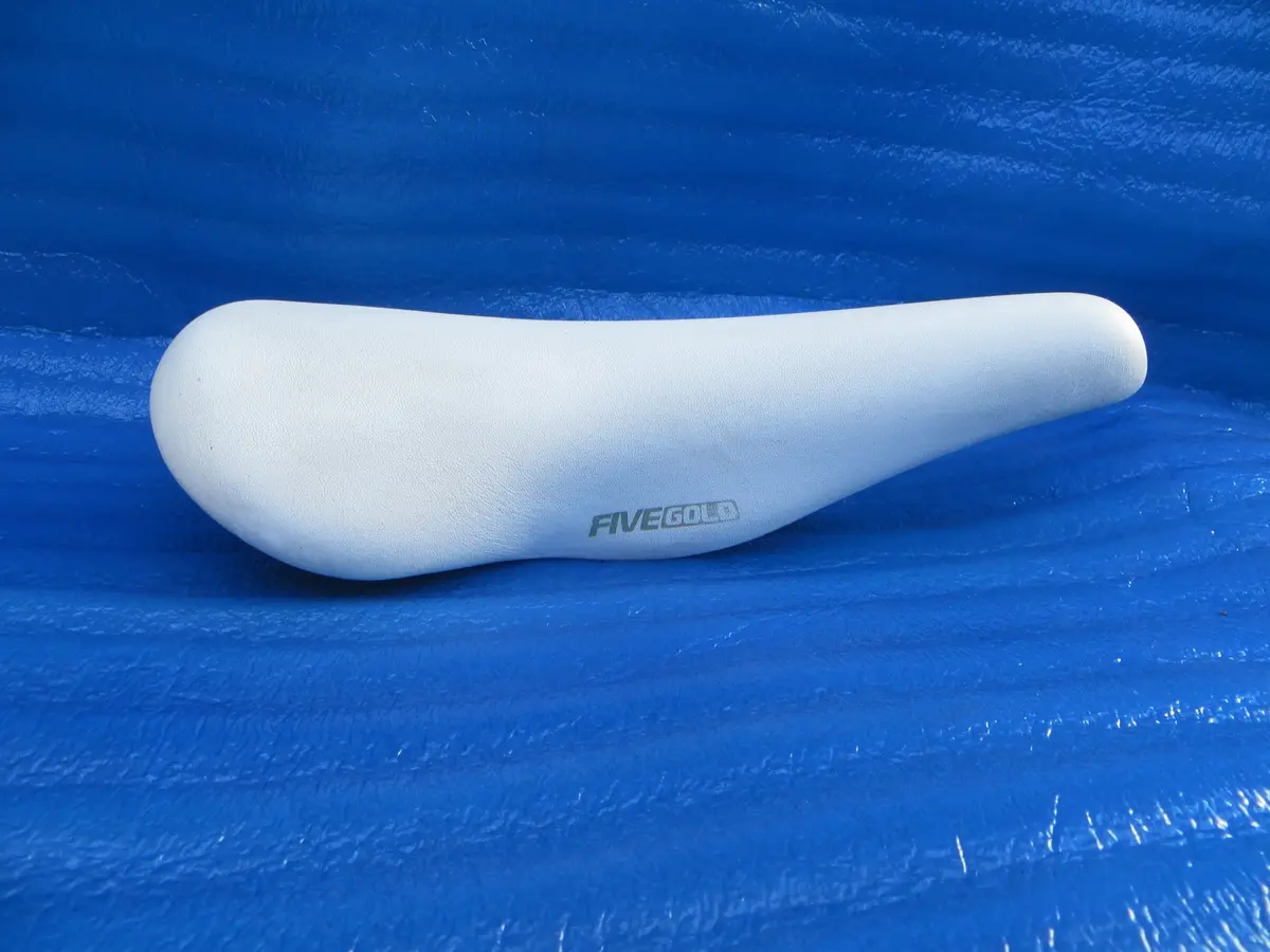 Kashima Five Gold Fg-4P 44Mm Njs Unpadded Saddle  (26011604) 1