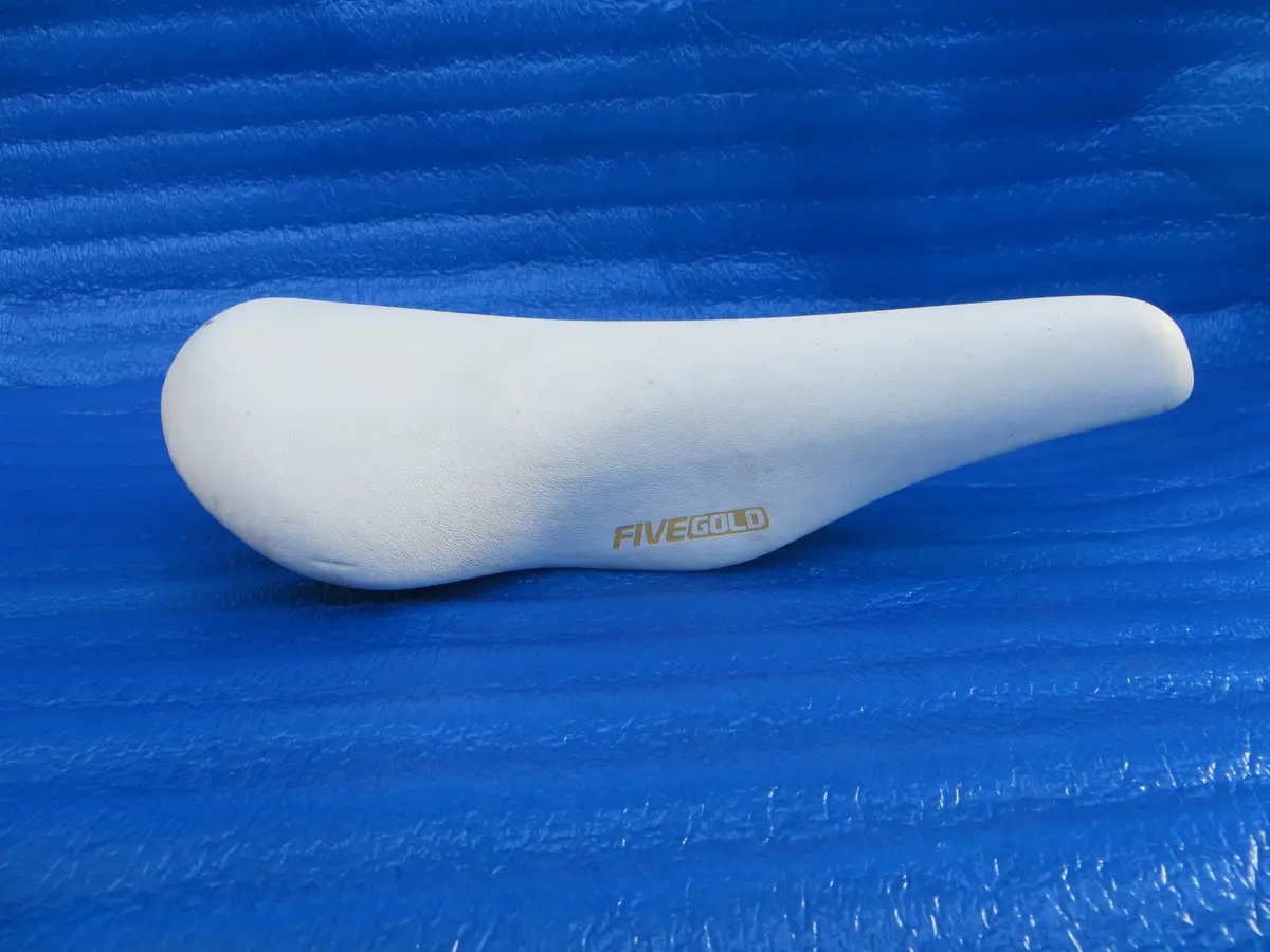 Kashima Five Gold Fg-4P 44Mm Njs Unpadded Saddle  (26011606) 1