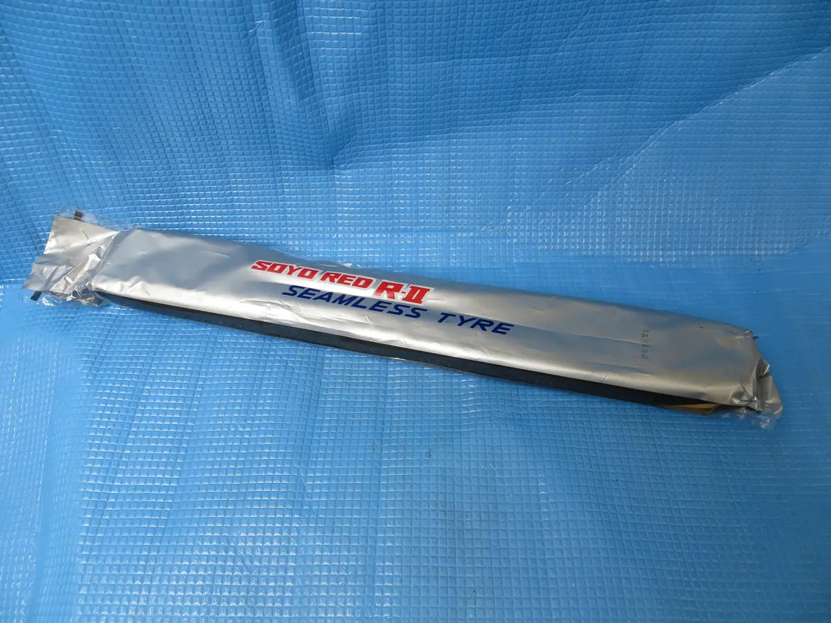 Never Used Soyo Red-2 Seamless Tire Njs 700C Tubular 1
