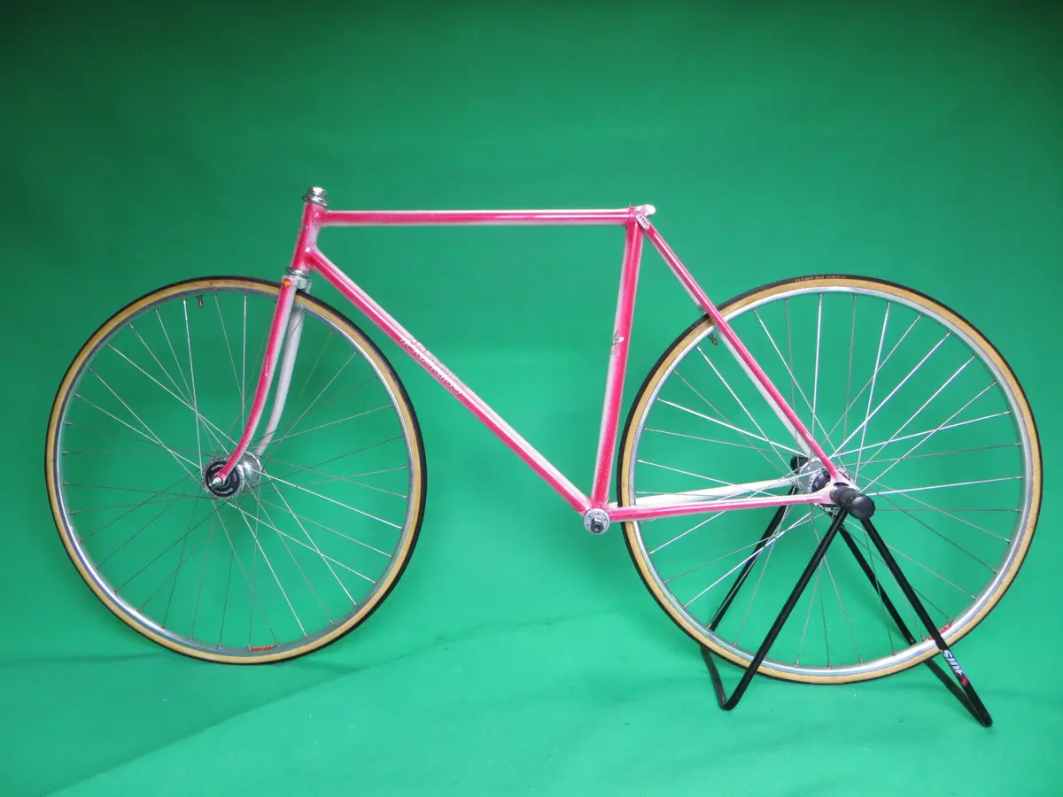 Makino // White-Red Fade With Rainbow Flake // 50.5Cm 2