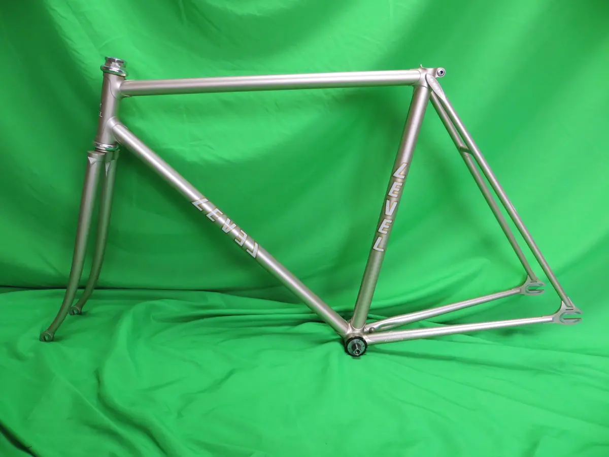 Level // Champagne Gold // 52Cm 1