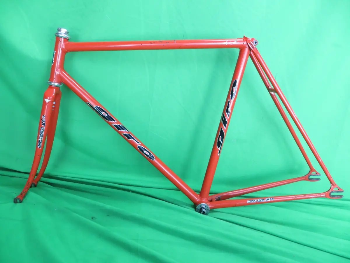 Giro // Orange Metallic // 53Cm 1