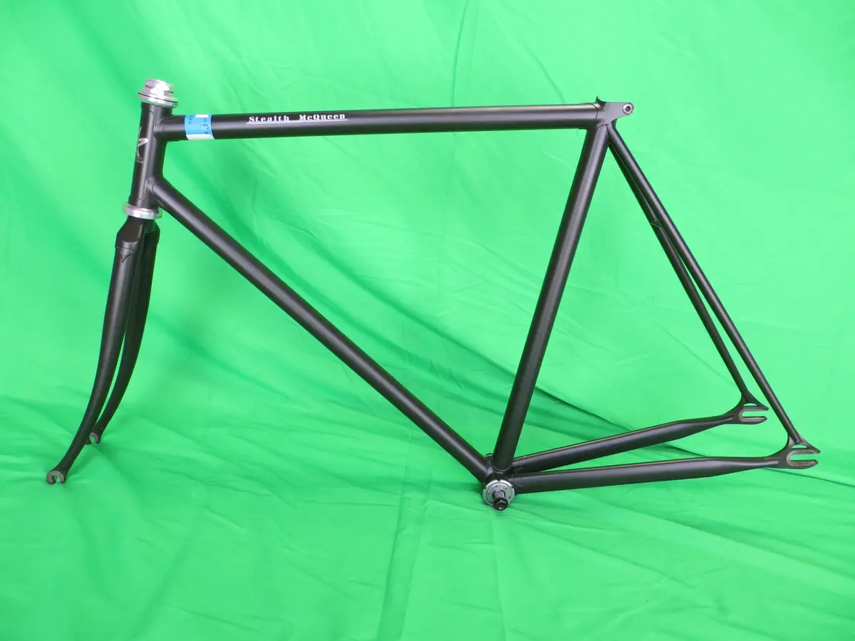 Makino  // Matte Dark Green  // 52.5Cm 1