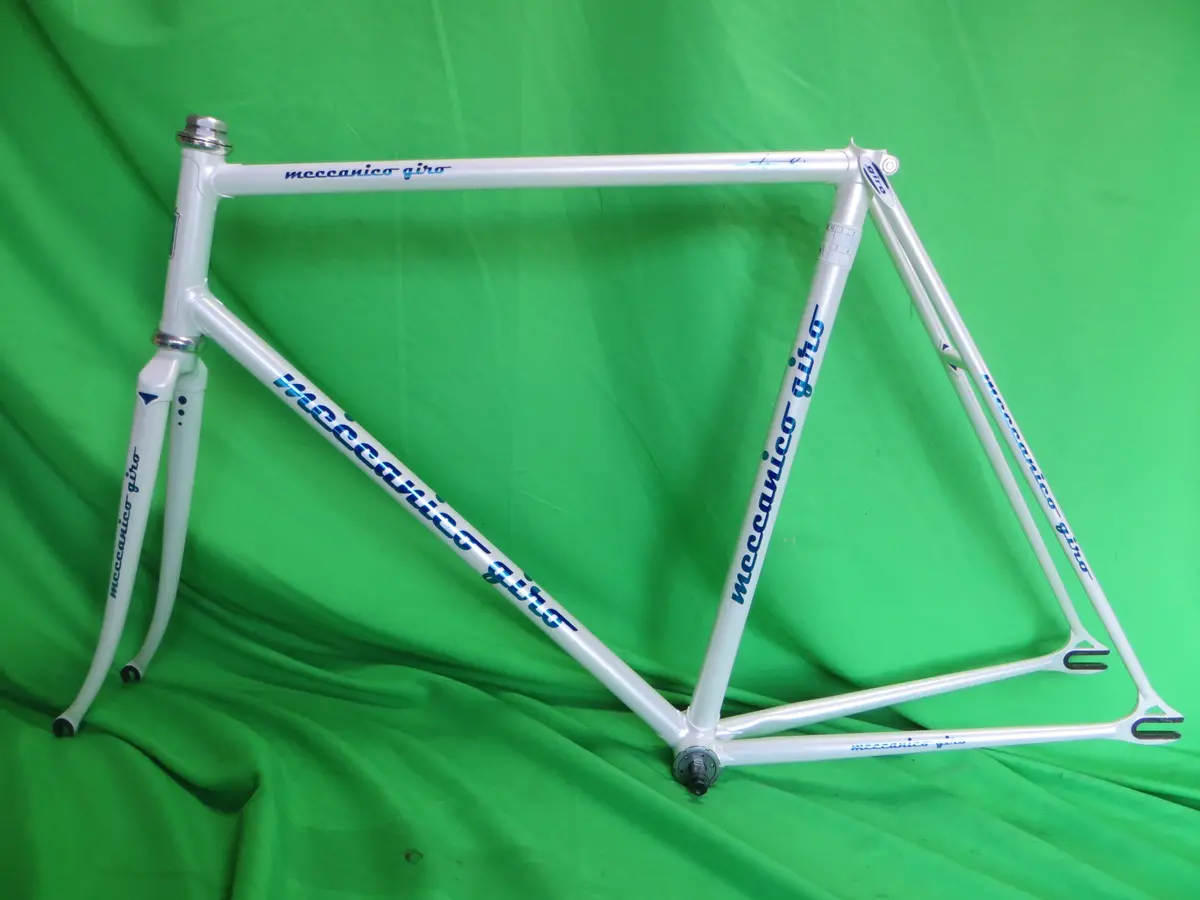 Giro // White // 56Cm 1