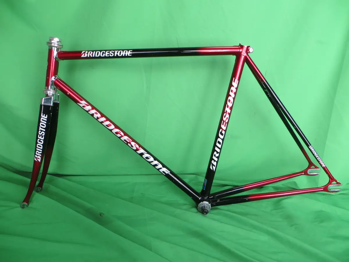 Bridgestone Columbus Max Fork // Black / Candy Red Fade // 51.5Cm 1