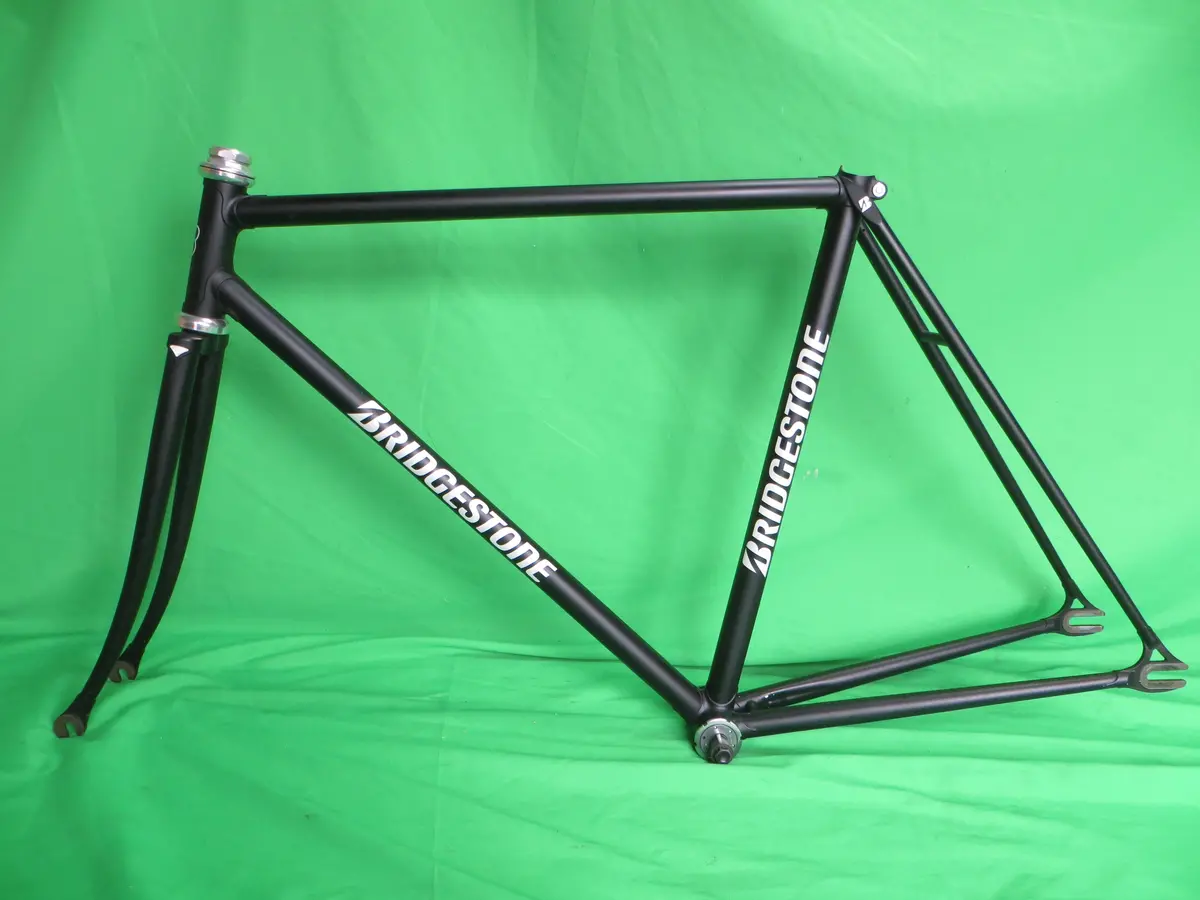 Bridgestone // Matte Black // 51.5Cm 1