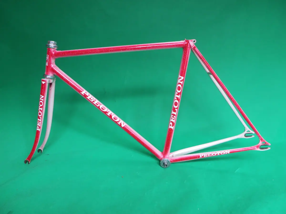 Peloton // White-Red Fade // 50.5Cm 1