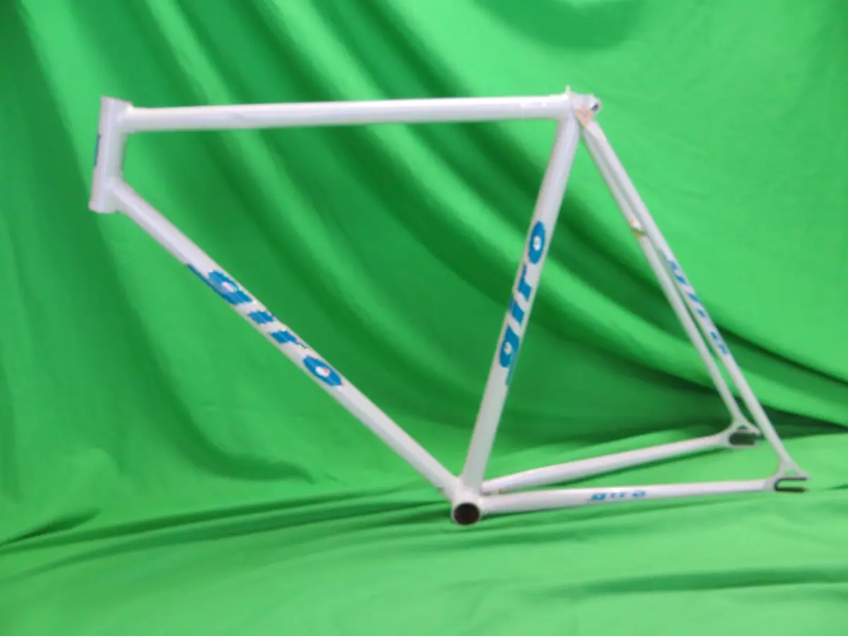 Giro // White // 53.5Cm // For Repairs 1