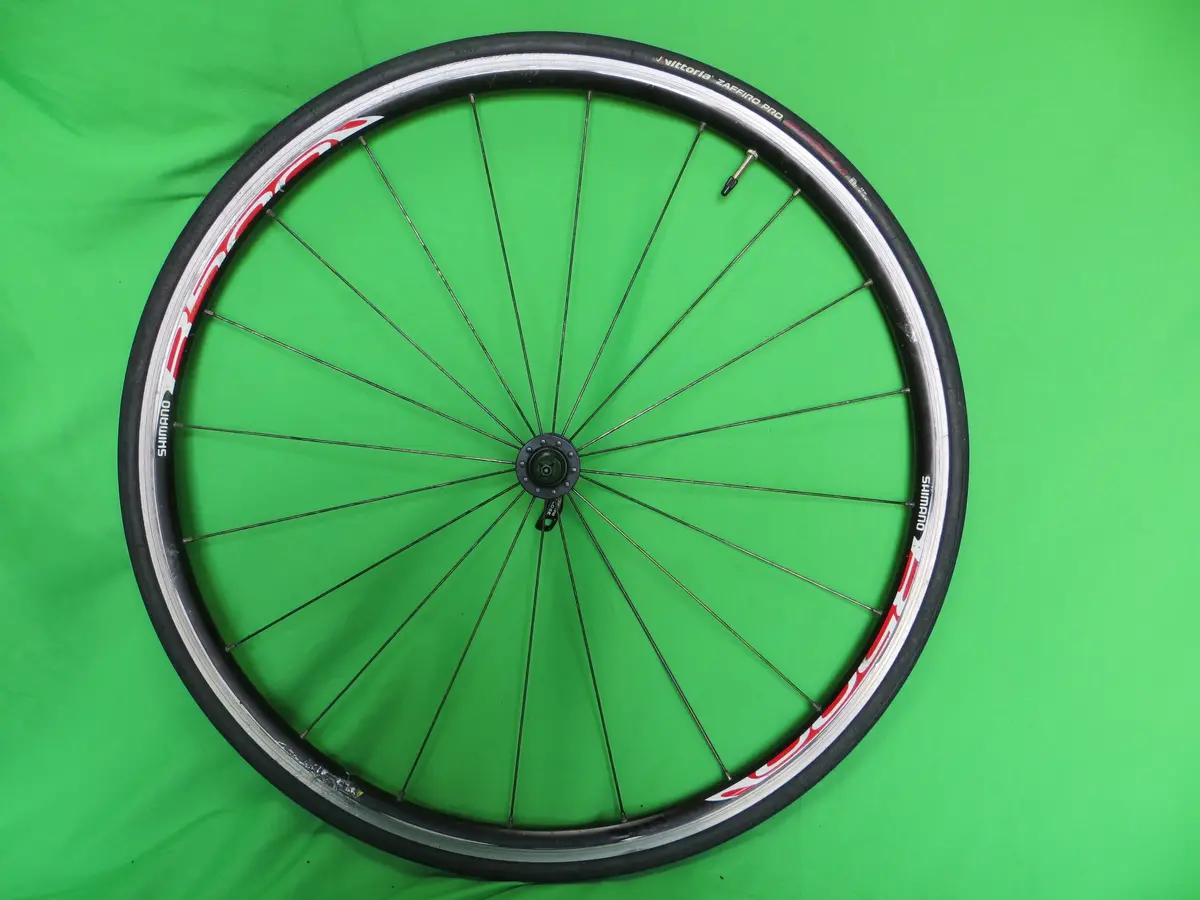 Shimano R500 Front Clincher Wheel 700C, Vittoria Tire (24090702) 1