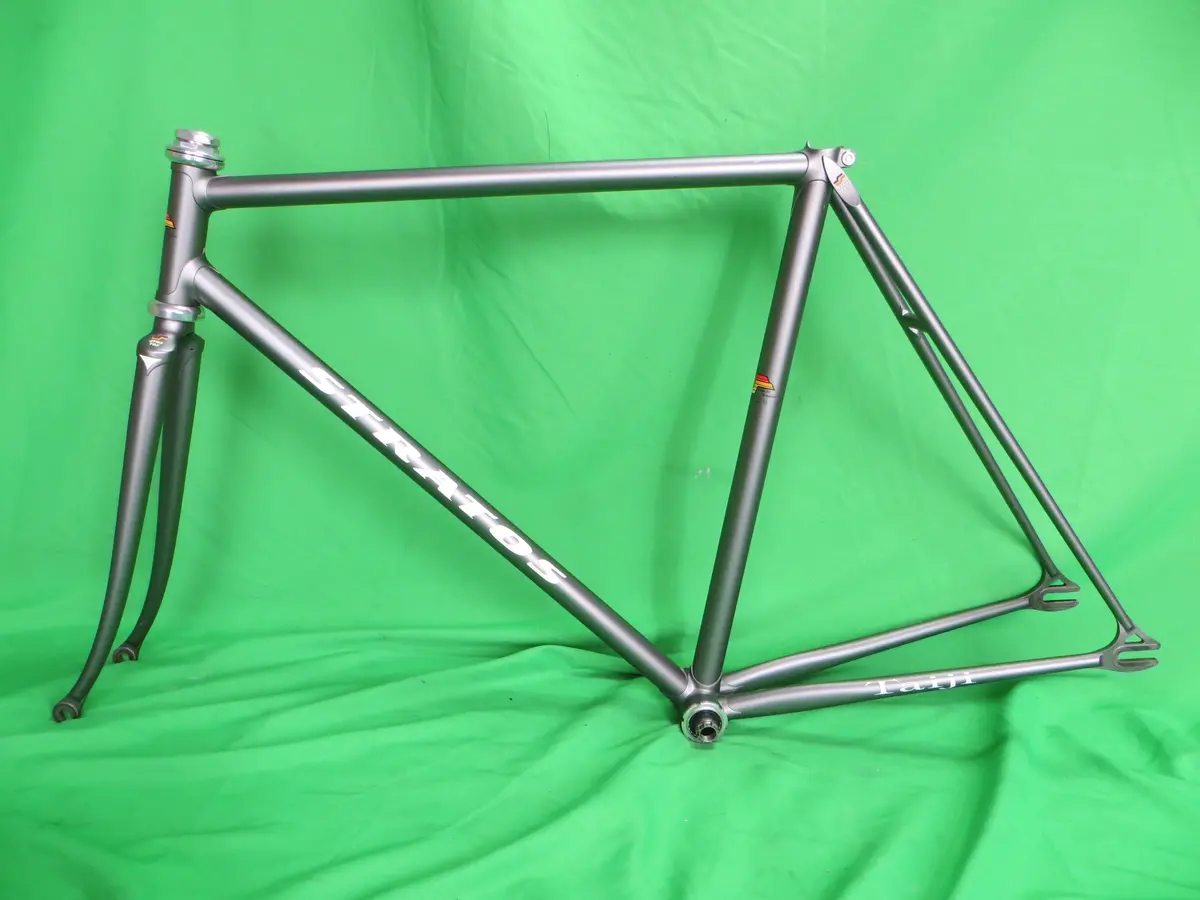 Stratos // Matte Gray // 52.5Cm 1