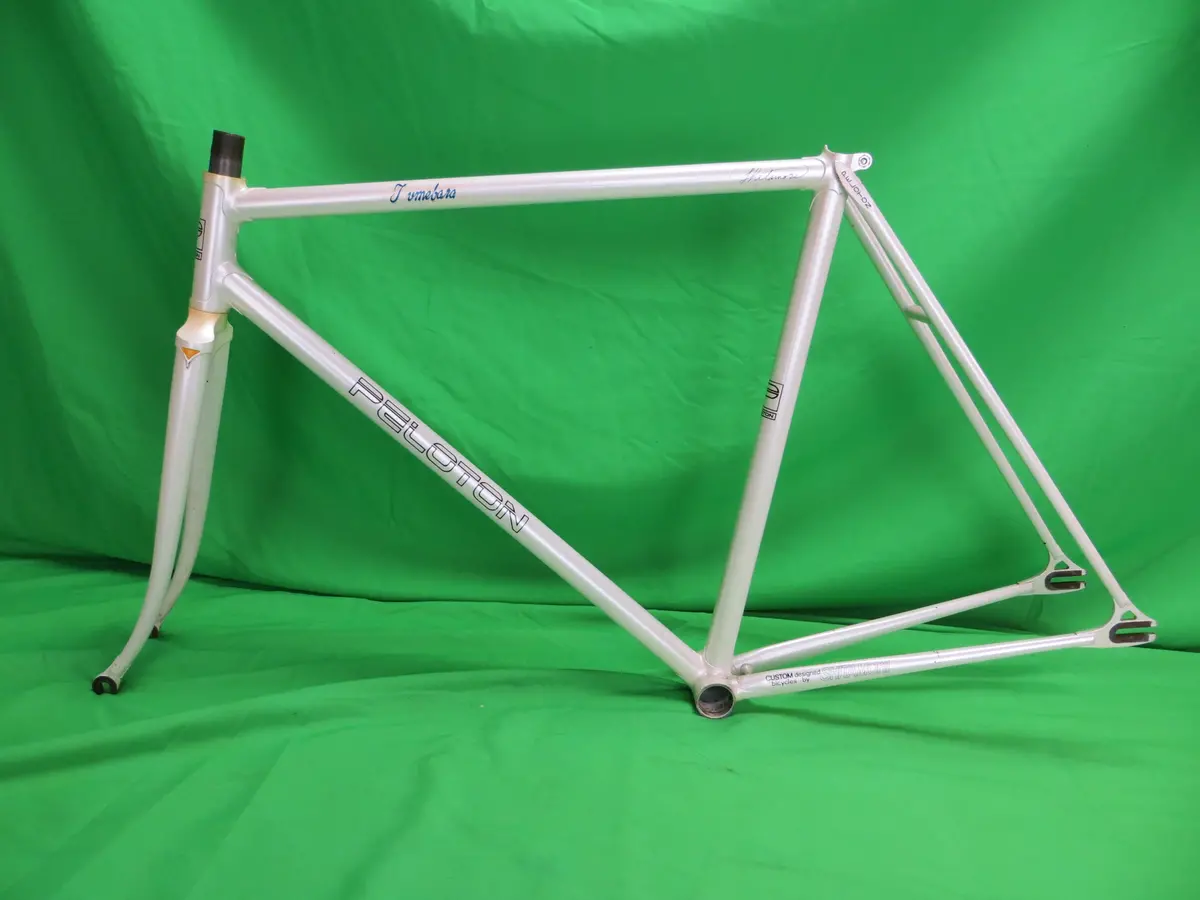 Vintage Peloton // White // 52Cm 1