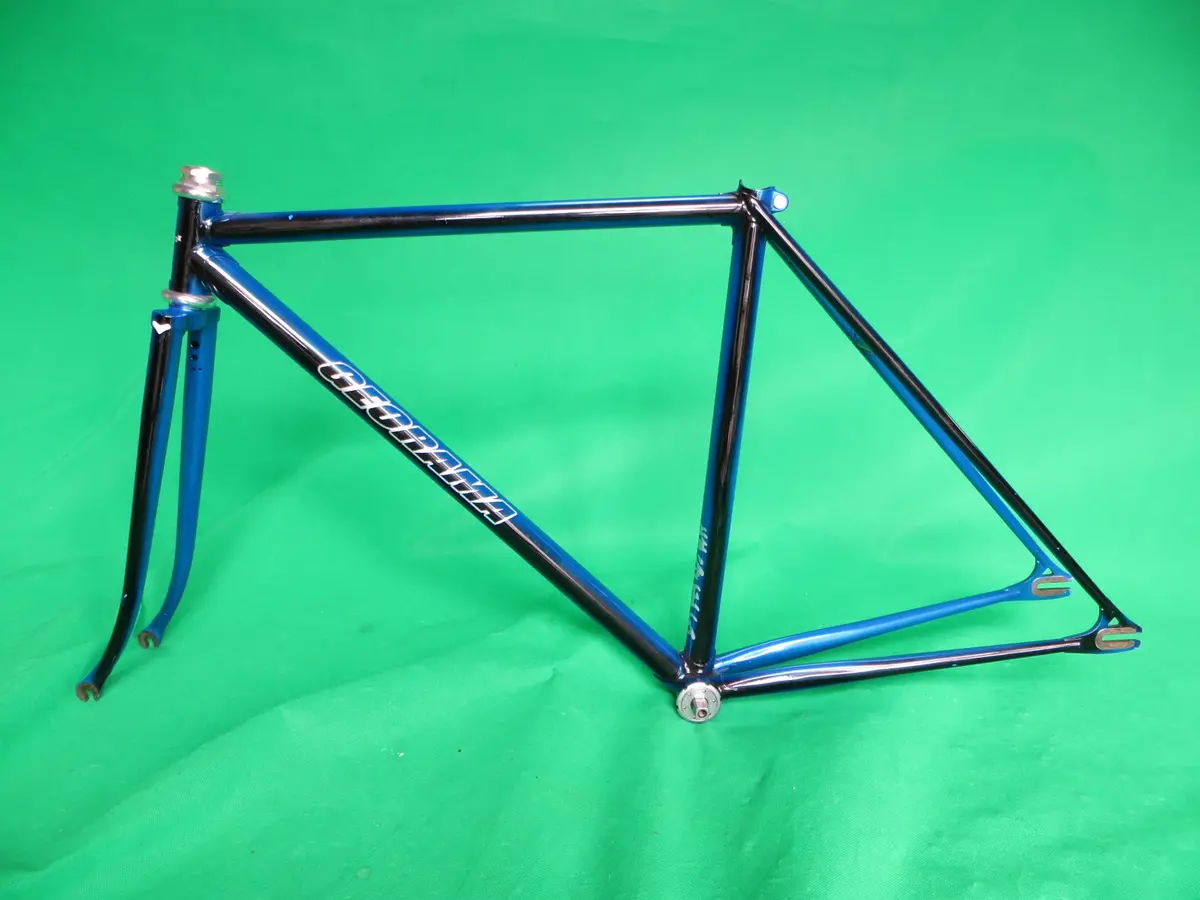 Georama // Black & Blue Fade Mini 2011 // 47.5Cm 1