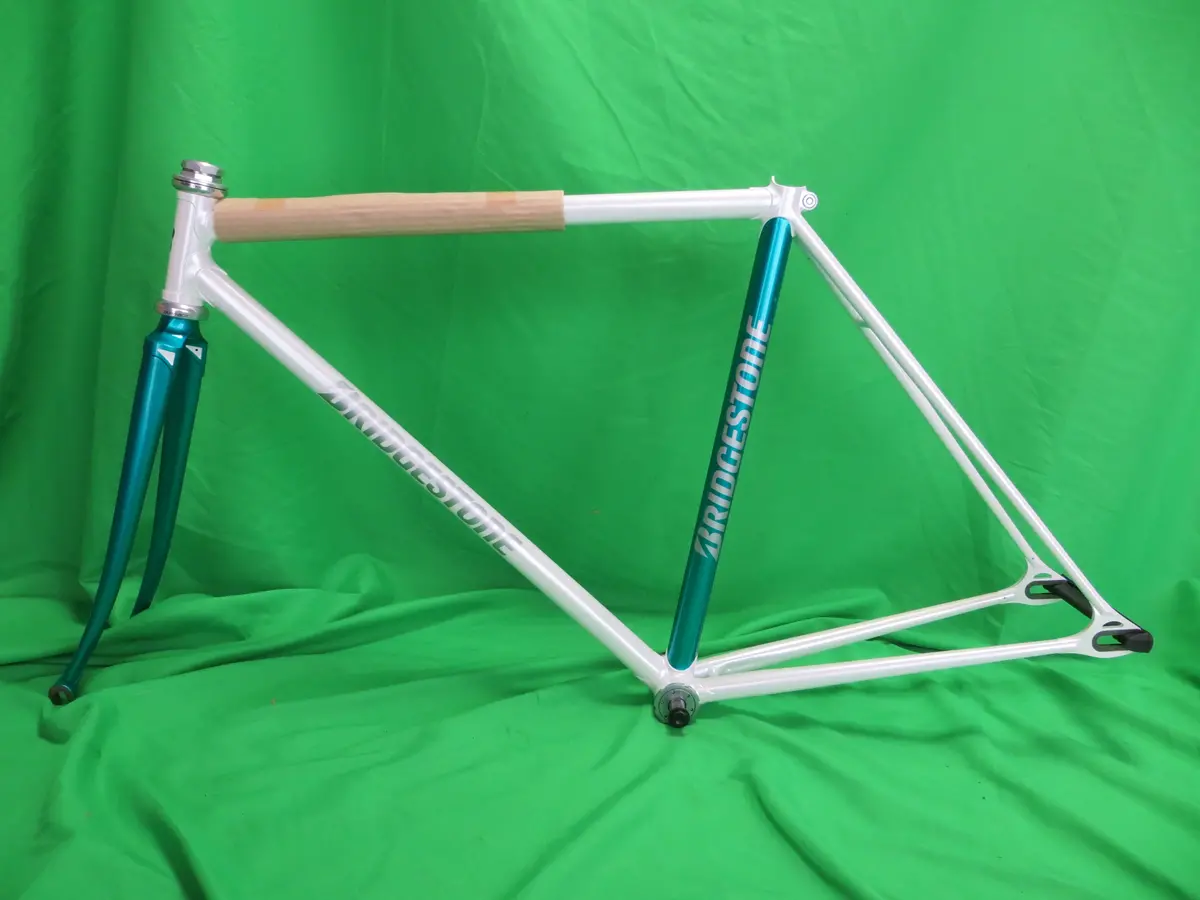 Never Used Bridgestone // White / Turquoise Metallic // 48.5Cm 1