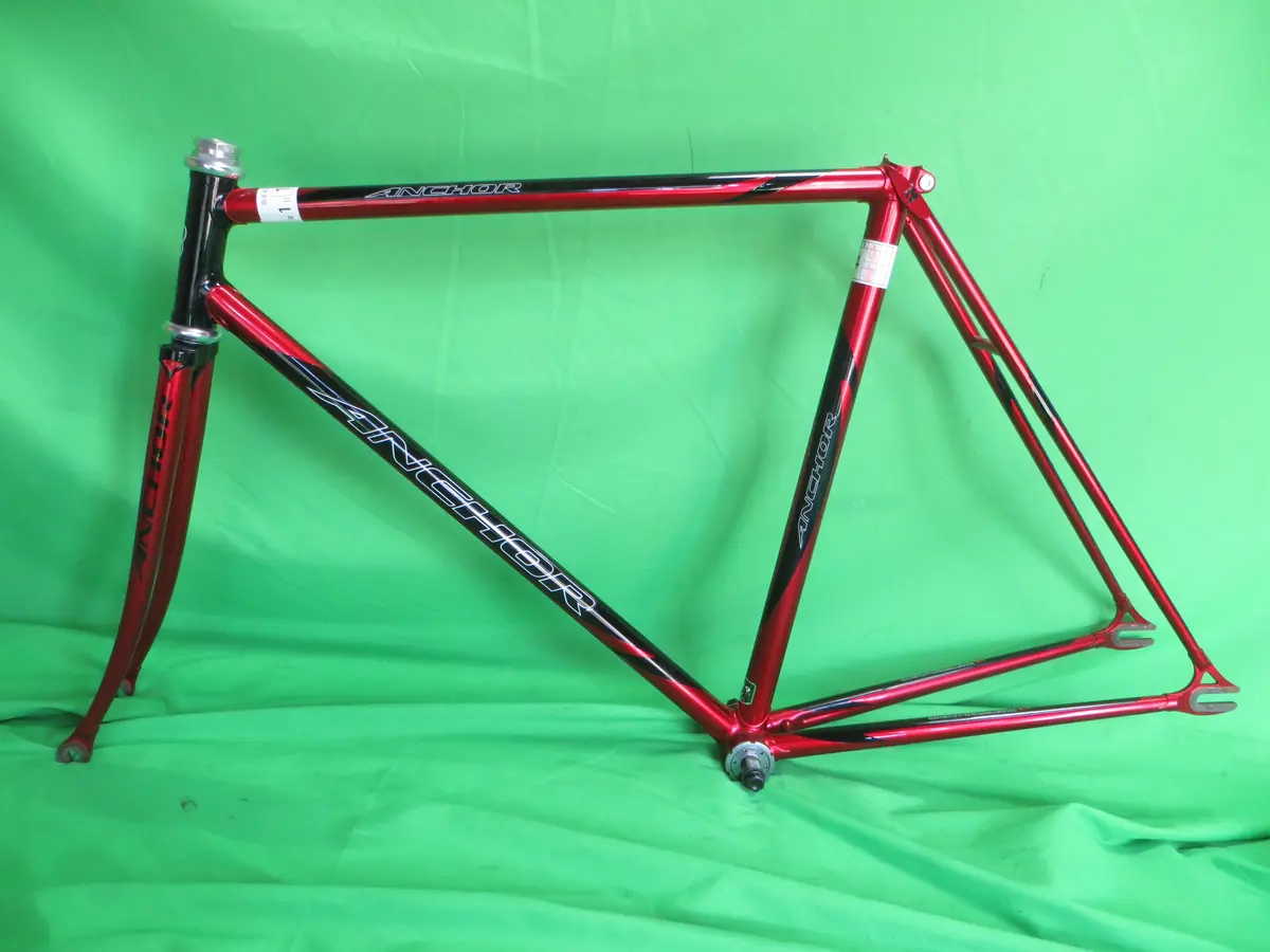 Anchor // Red / Black Metallic // 52Cm 1