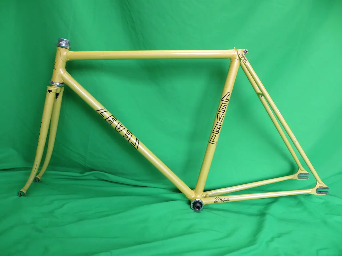 Level // Yellow // 51Cm 1