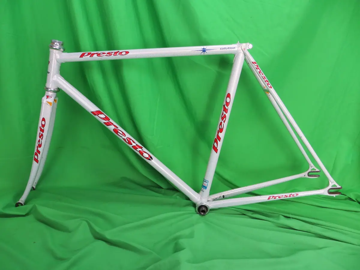 Presto // White With Silver Flake // 51Cm 1