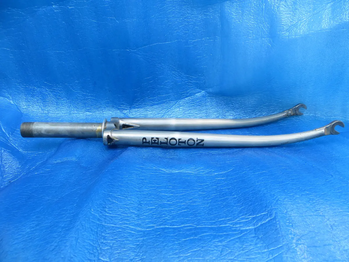 Peloton Front Fork 133Mm Steering Column Length /9Mm Axle Slot /250618 1