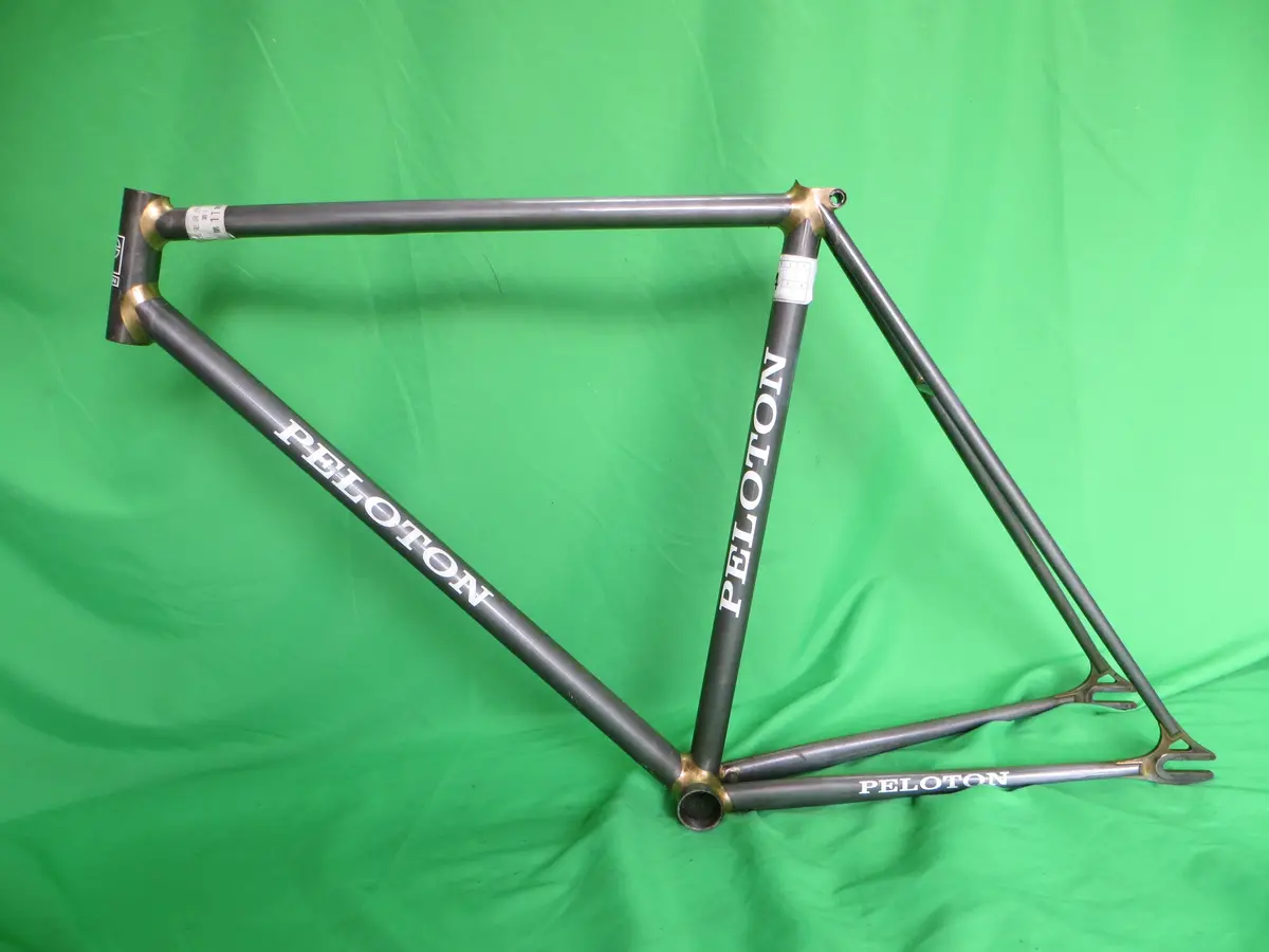Peloton // Uncolored // 52Cm // For Repairs 1