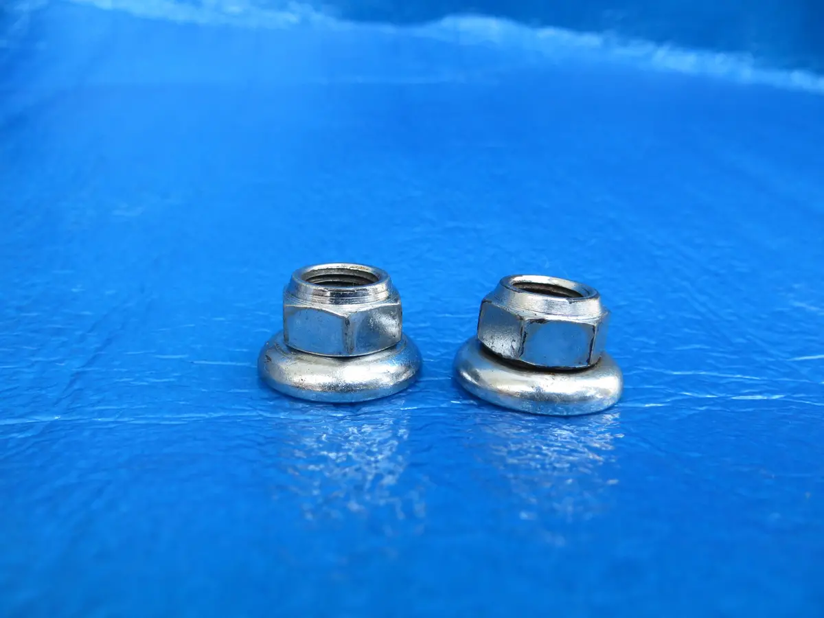 Suntour Superbe Pro Rear Hub Wheel Nuts Pair (23042002) 1